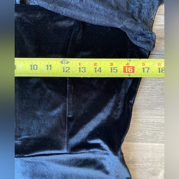 NWT Miss Ord Black Lace Midi Dress Size M - Picture 3 of 10